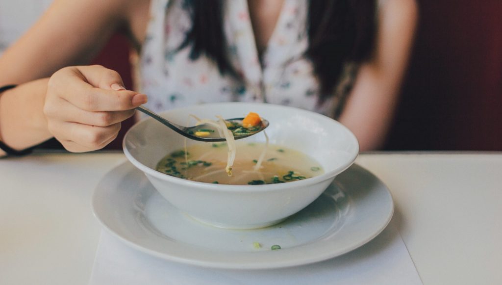 Emagrecer com saúde comendo sopas