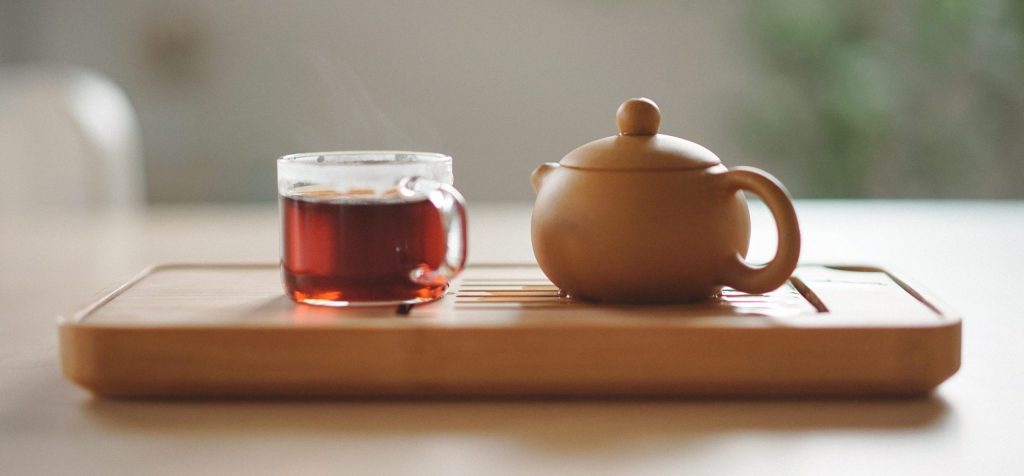 Chá de canela com folhas de louro para emagrecer rápido